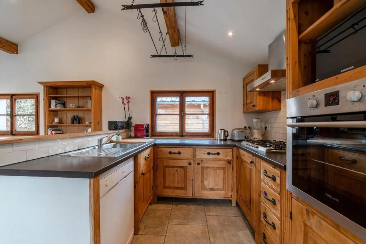 Charming Chalet With Garden In Les Houches