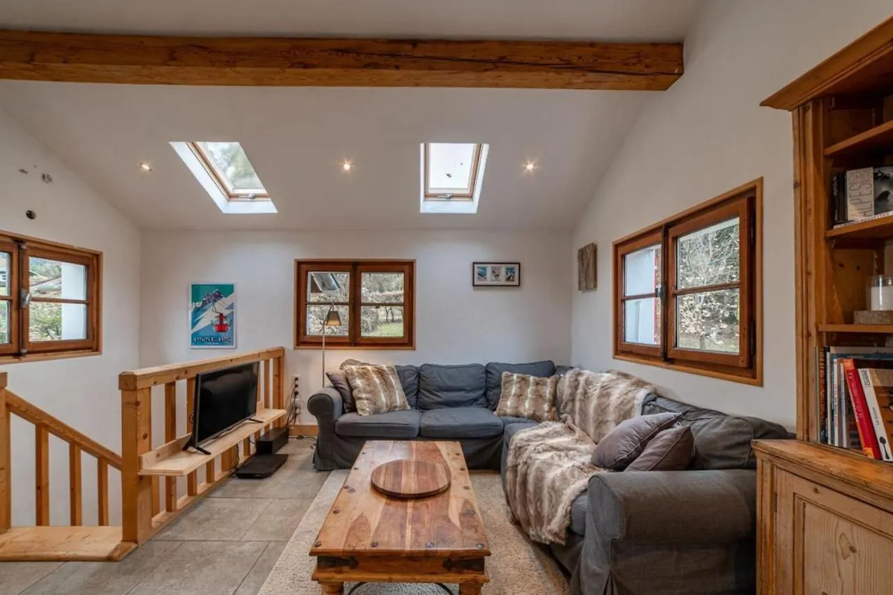 Charming Chalet With Garden In Les Houches