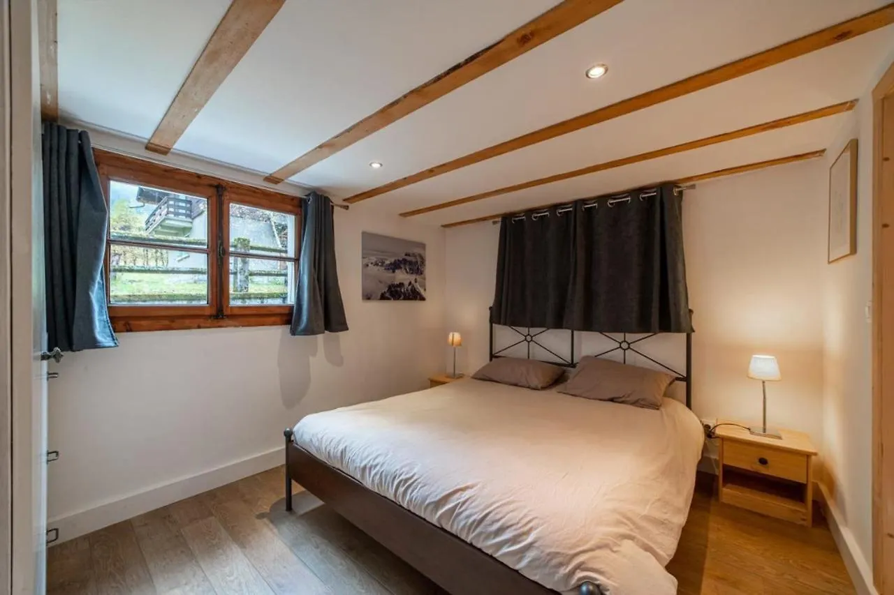 Charming Chalet With Garden In Les Houches